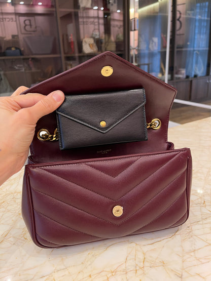Saint Laurent Loulou em Couro Matelassê Bordô