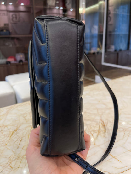 Saint Laurent Loulou Toy Preta
