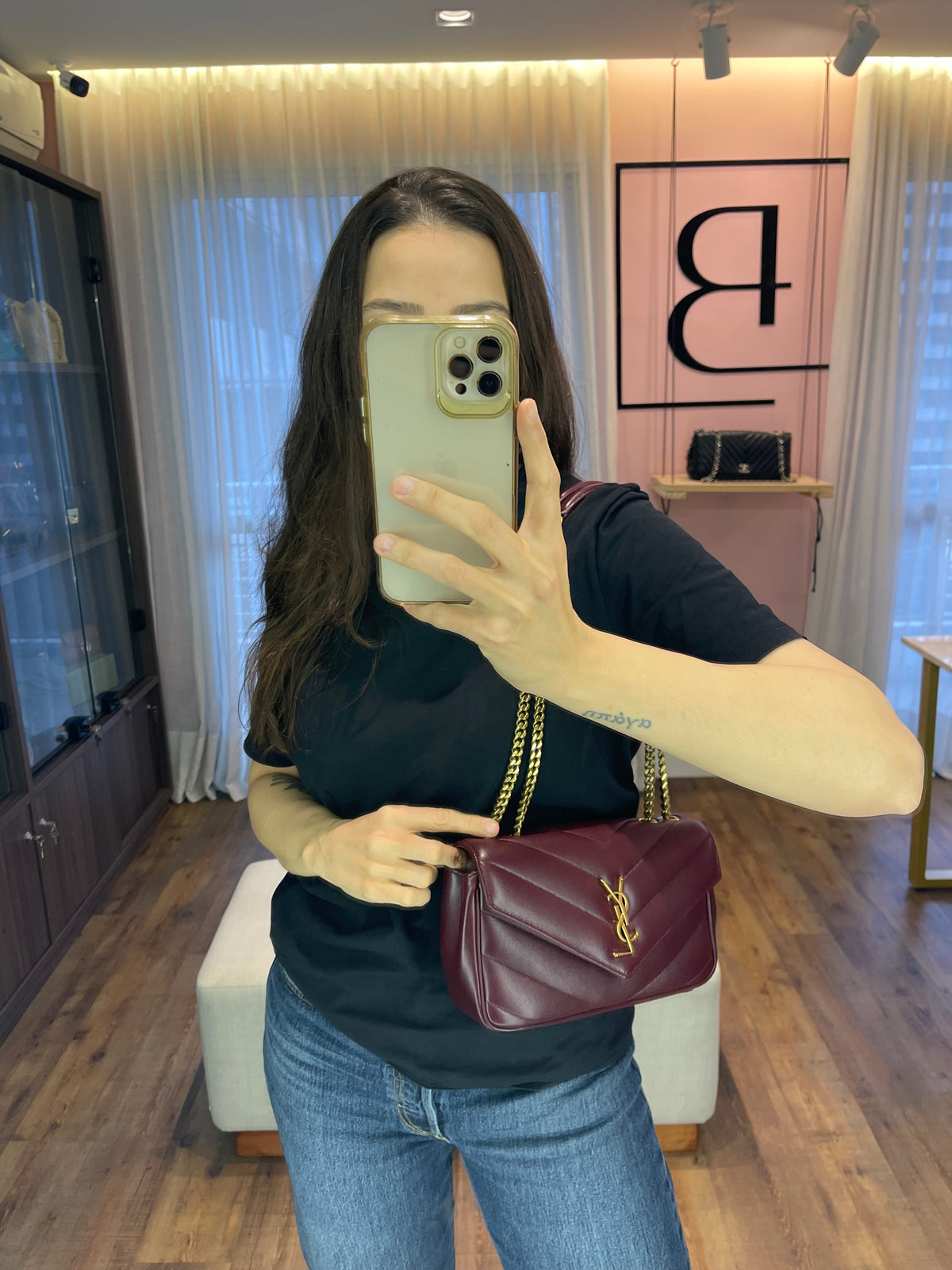 Saint Laurent Loulou em Couro Matelassê Bordô