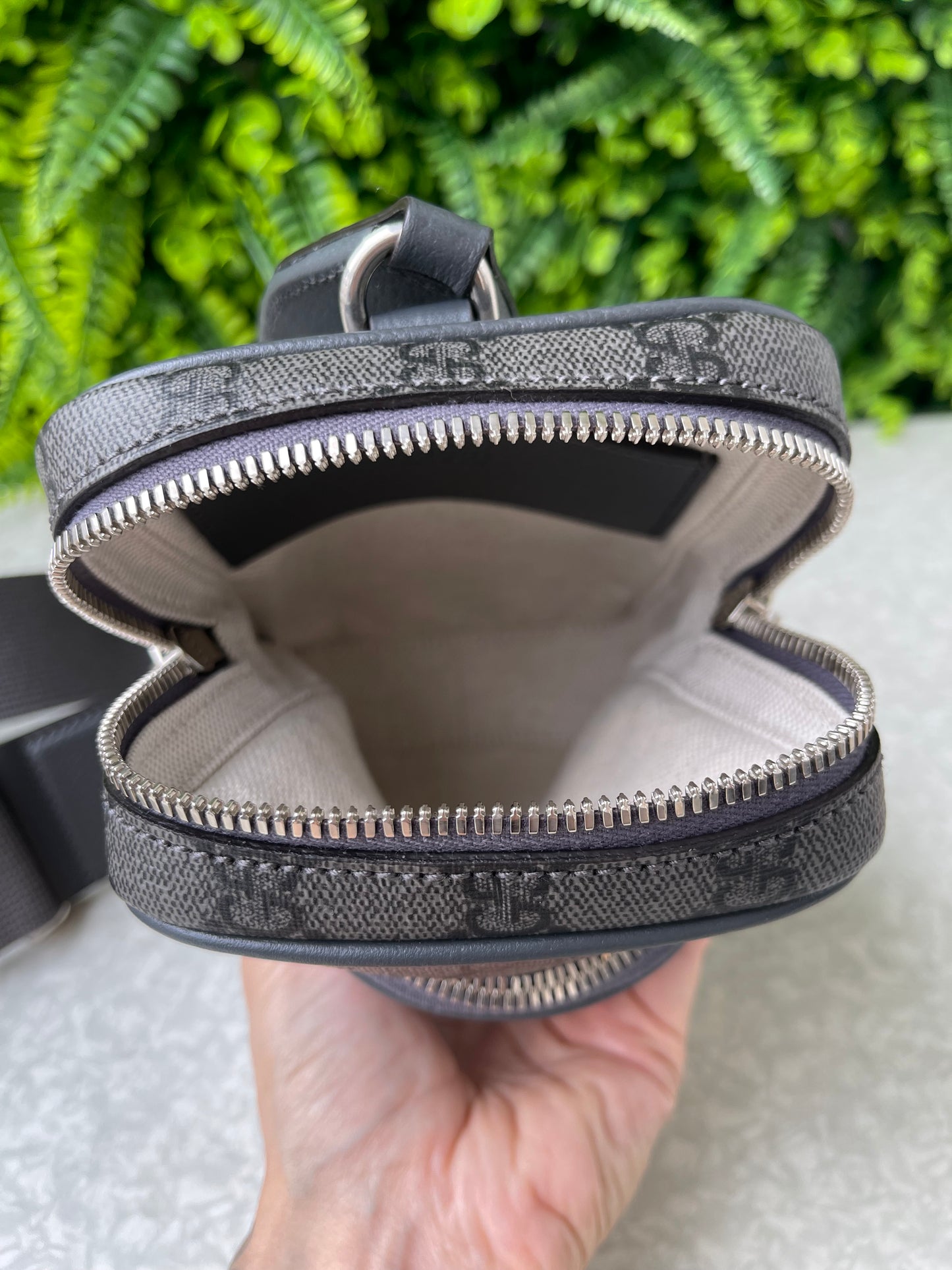 Gucci Ophidia GG Mini Sling Bag