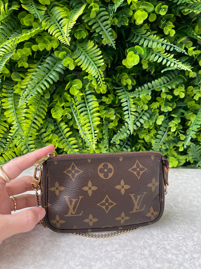 Louis Vuitton Mini Pochette Monogram