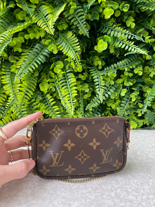 Louis Vuitton Mini Pochette Monogram