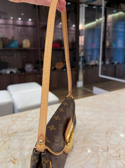 Louis Vuitton Beverly Monogram
