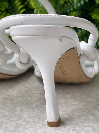 Sandália Bottega Veneta Knot Branca