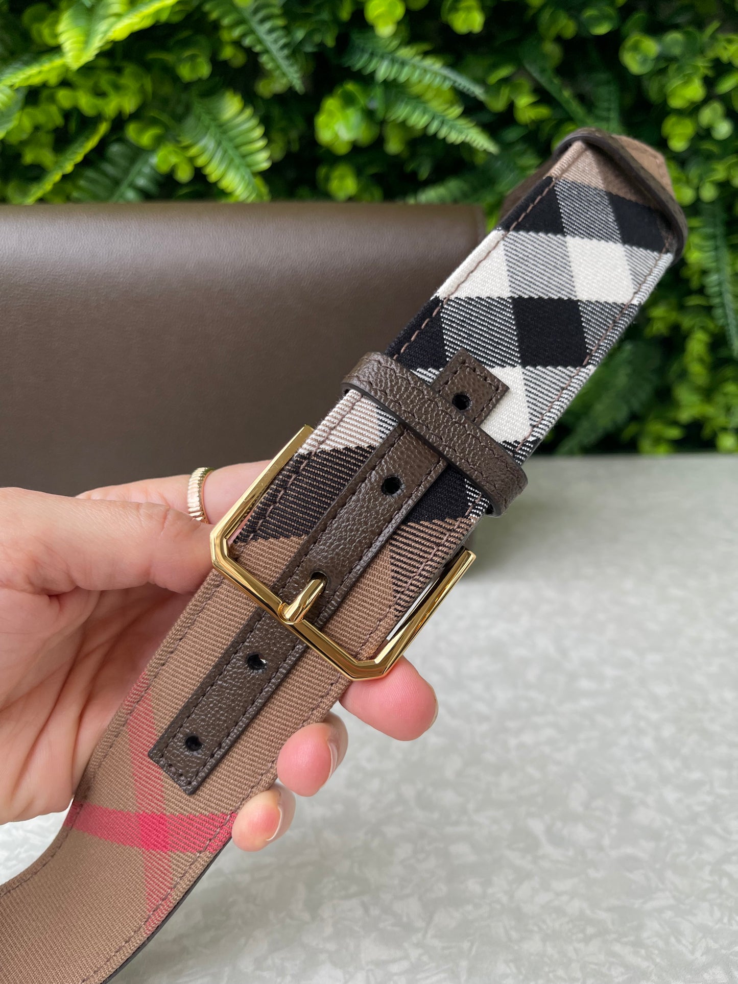 Burberry Mackford Check Marrom