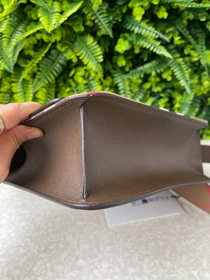 Burberry Mackford Check Marrom