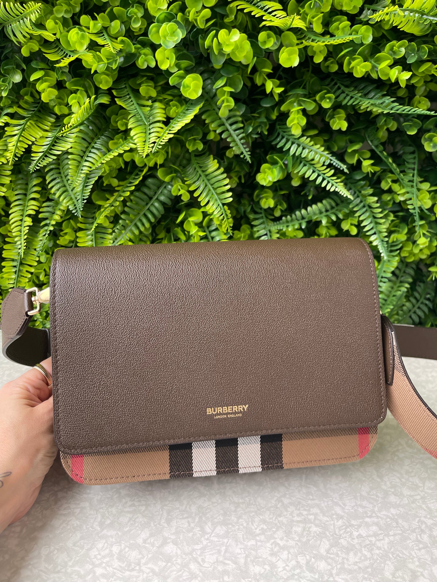 Burberry Mackford Check Marrom