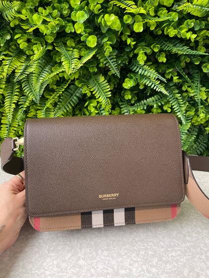 Burberry Mackford Check Marrom