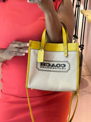 Coach Field Tote 22 Amarela