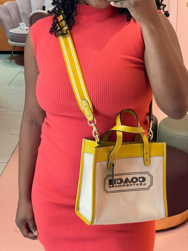 Coach Field Tote 22 Amarela
