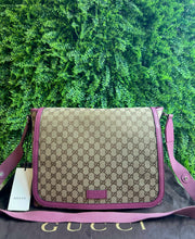 Bolsa Maternidade Gucci Monograma com rosa