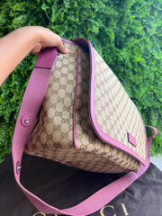 Bolsa Maternidade Gucci Monograma com rosa