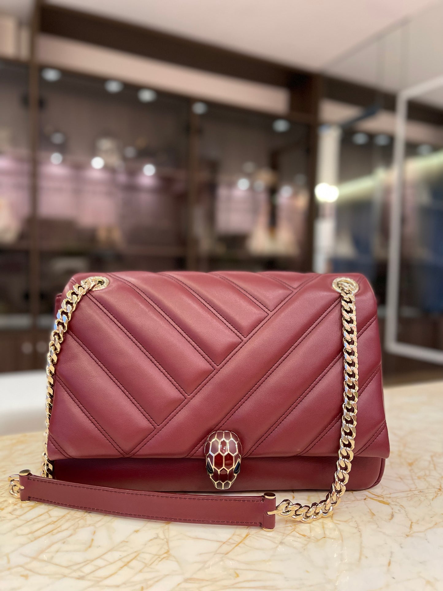 Bvlgari Serpenti Shoulder Bag Vermelha