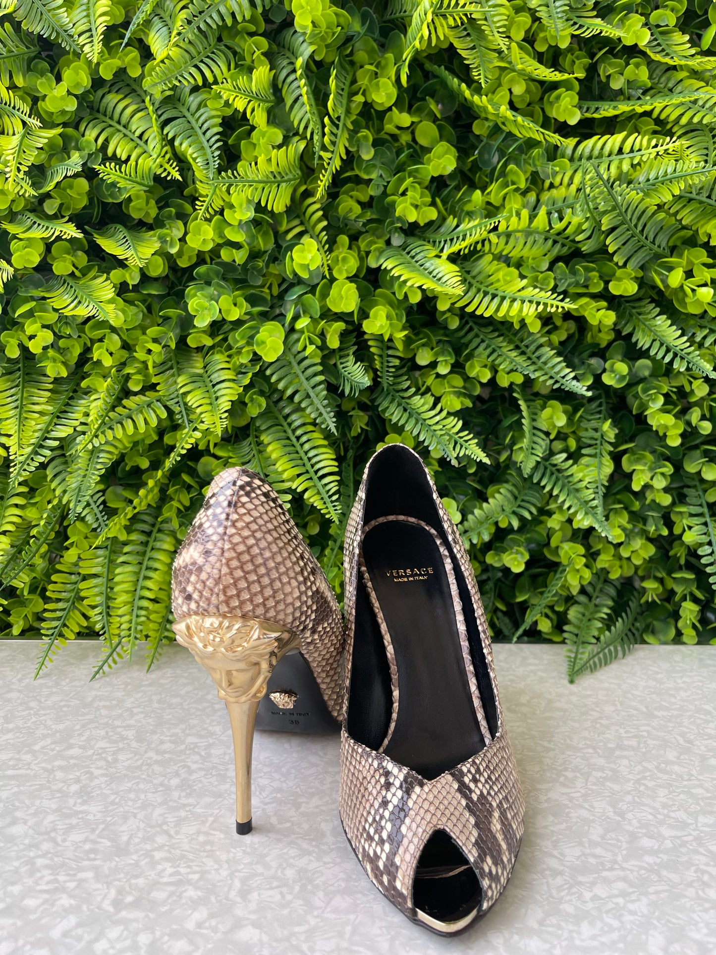 Peep Toe Versace Python