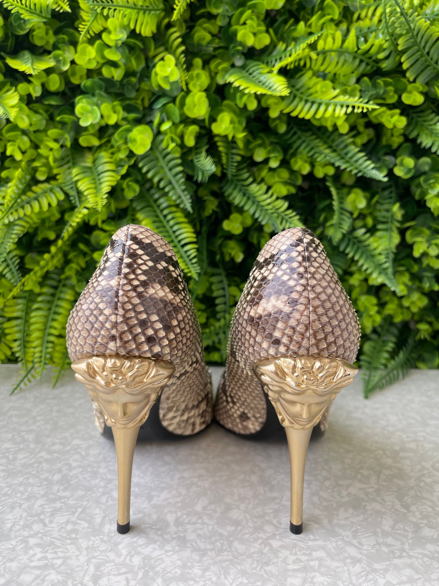 Peep Toe Versace Python