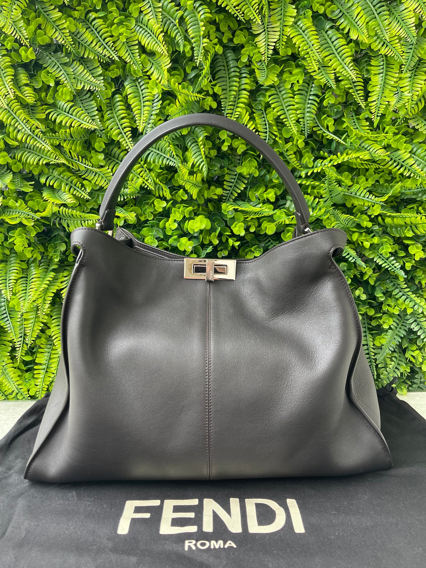 Fendi Peekaboo x Lite Large Preta