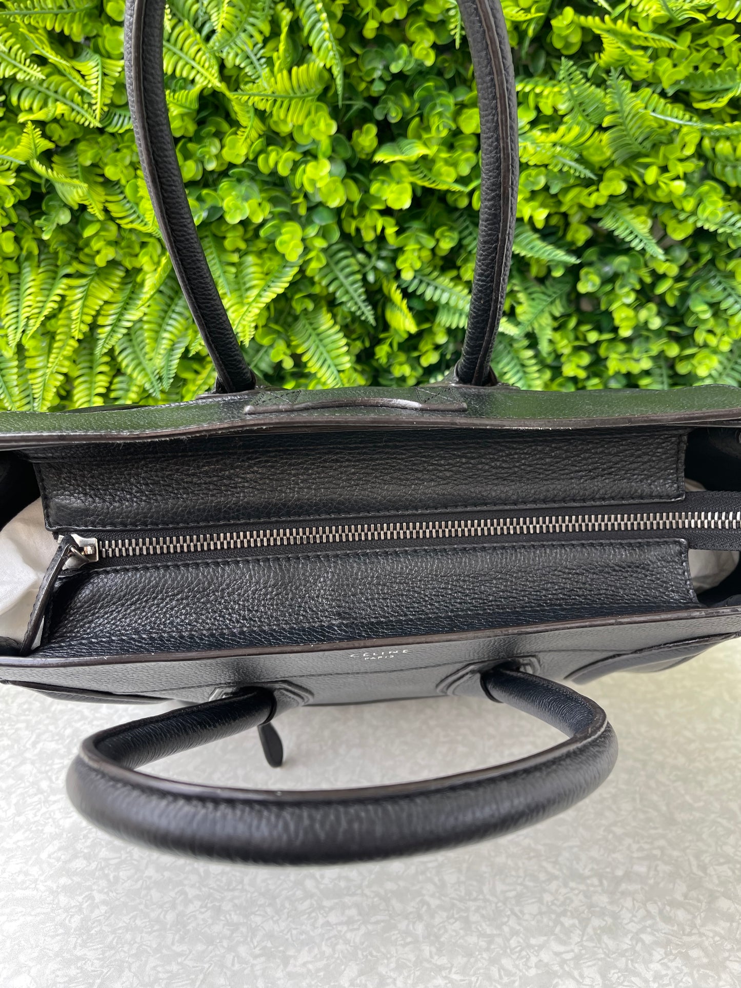 Celine Luggage Tote em Couro Preto
