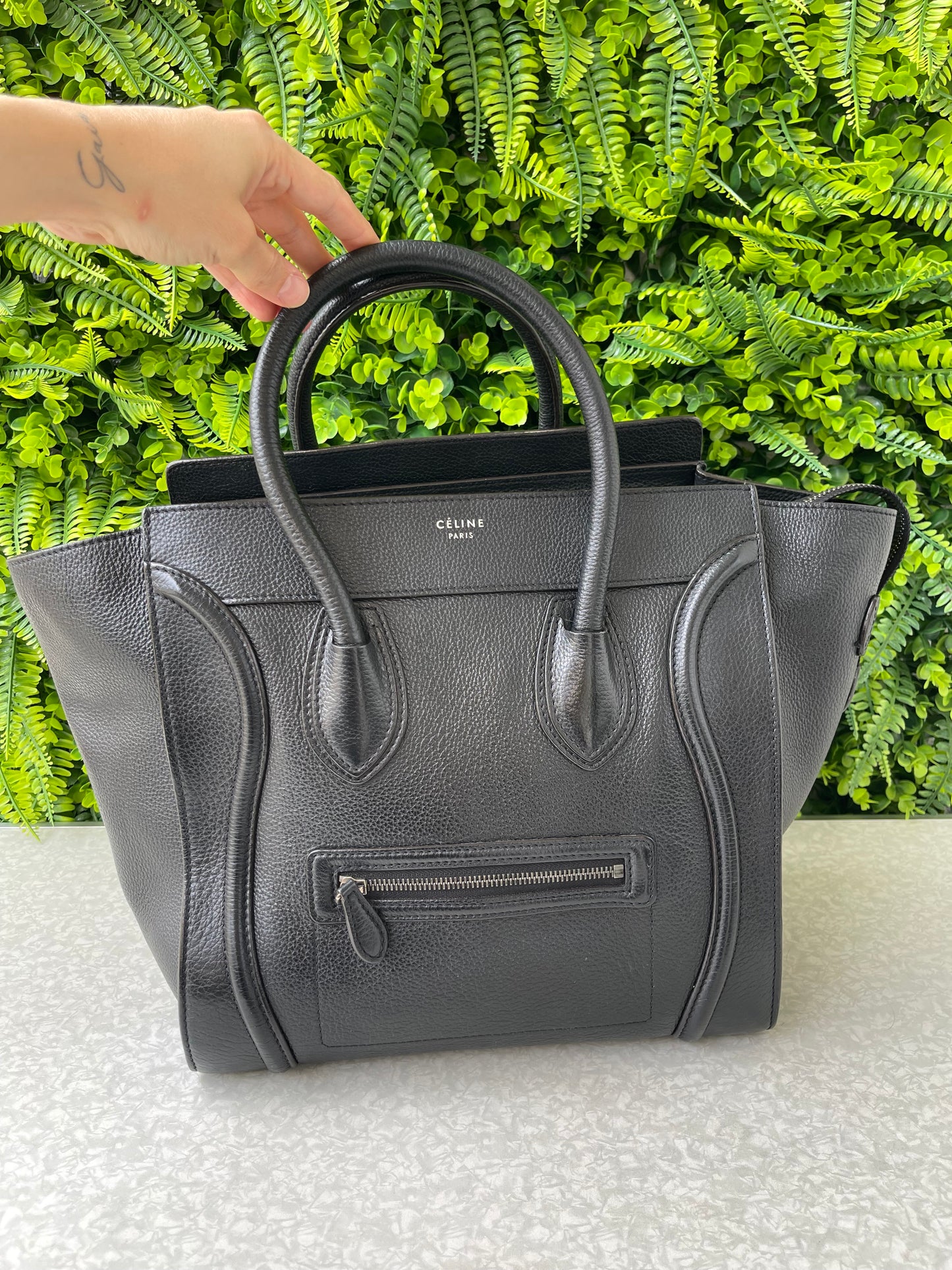 Celine Luggage Tote em Couro Preto
