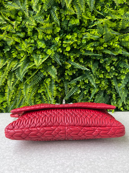 Miu Miu Matelassê Crystal Chain Vermelha