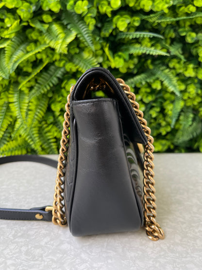 Gucci GG Marmont Small Matelassê Preta