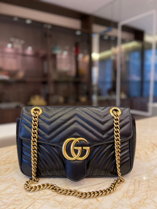 Gucci GG Marmont Small Matelassê Preta
