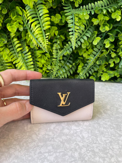 Carteira Louis Vuitton Lock Mini