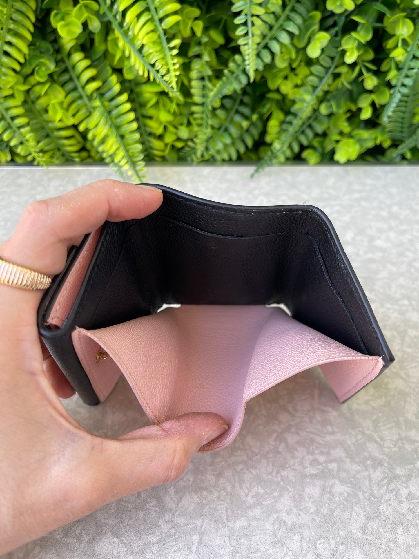 Carteira Louis Vuitton Lock Mini