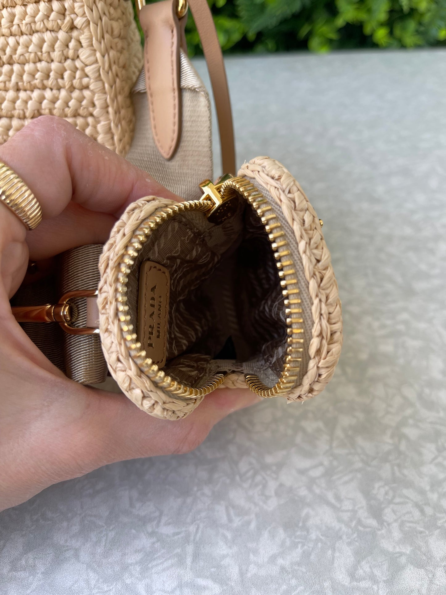 Prada Re-edition 2005 em Raffia