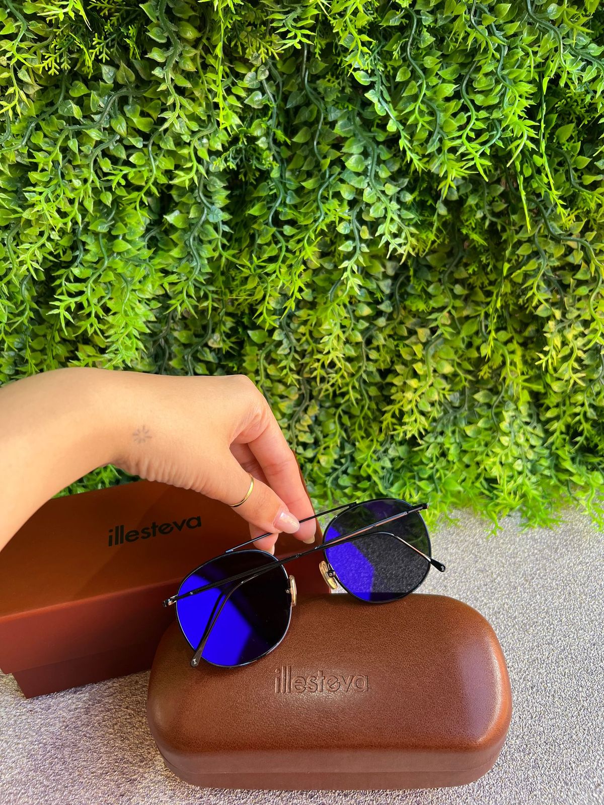 Óculos de Sol Illesteva Preto