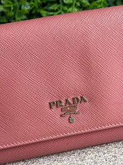 Prada Wallet on Chain Rosa