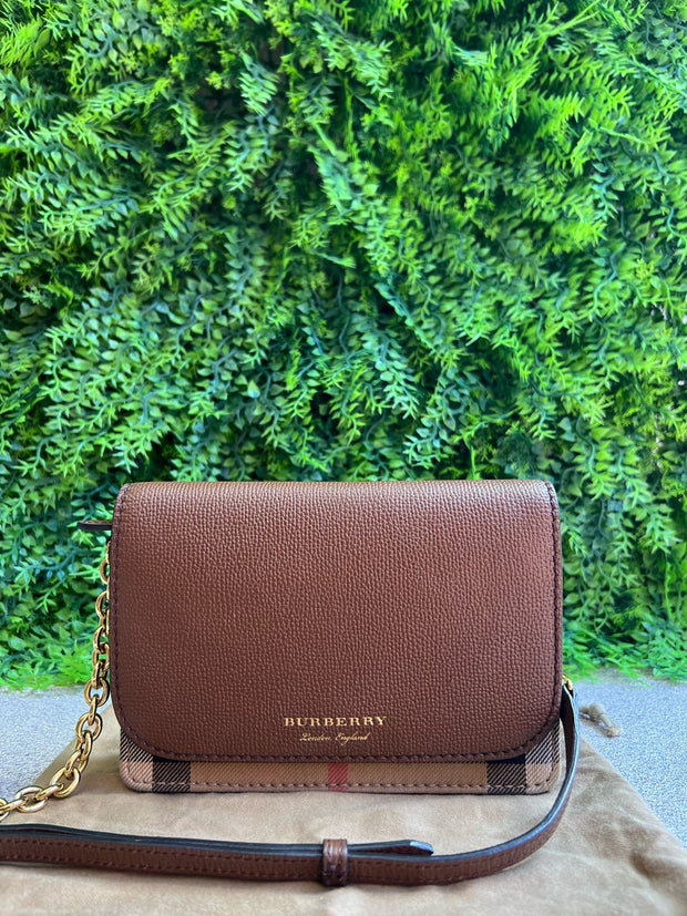 Burberry Hampshire House Check Wallet Marrom