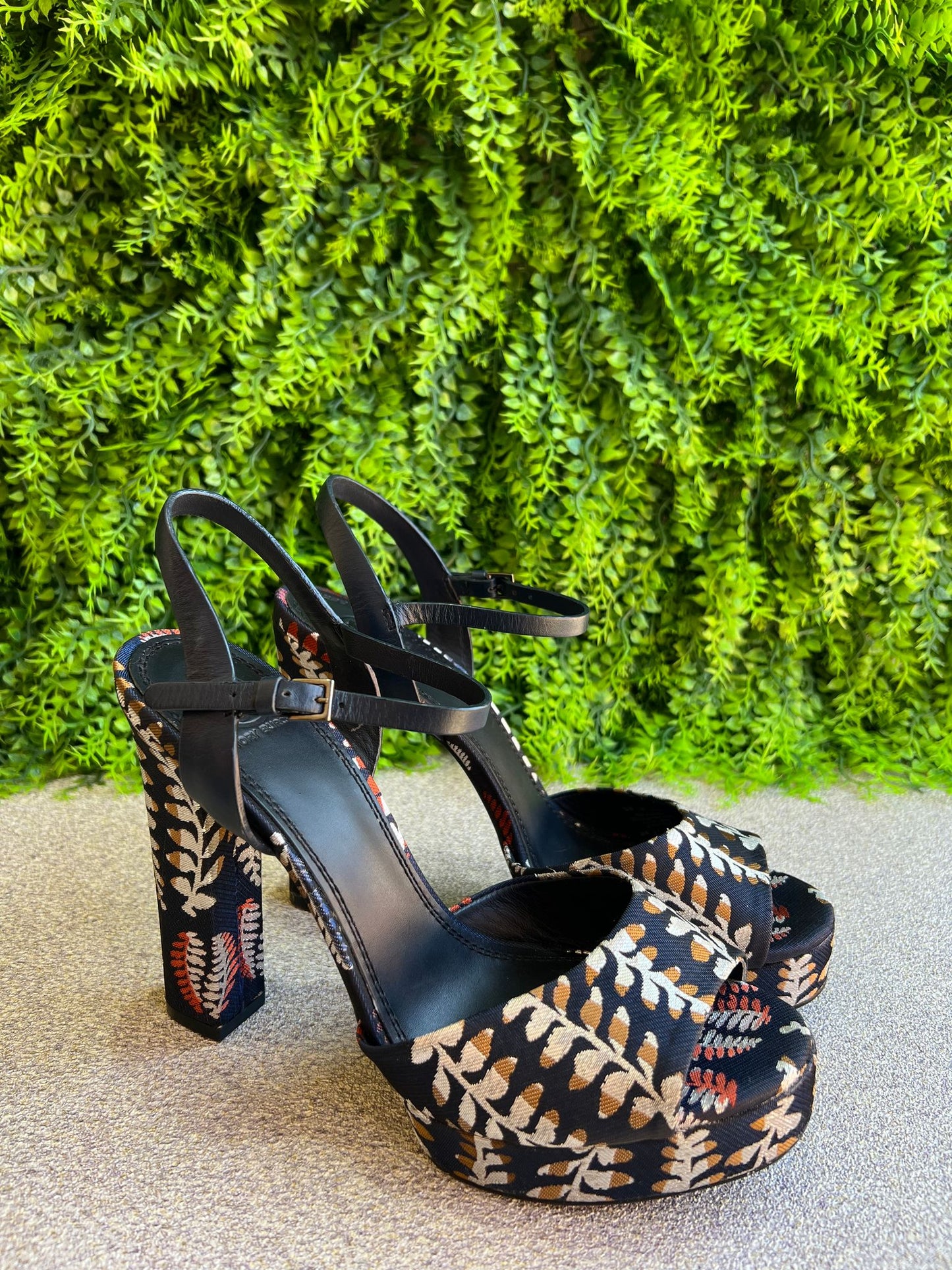 Sandália Tory Burch Estampa Folhas