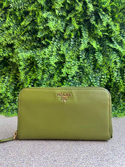 Carteira Prada Zippy Verde