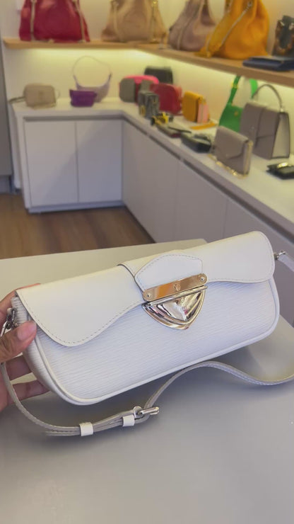 Louis Vuitton Pochette Montaigne Couro EPI