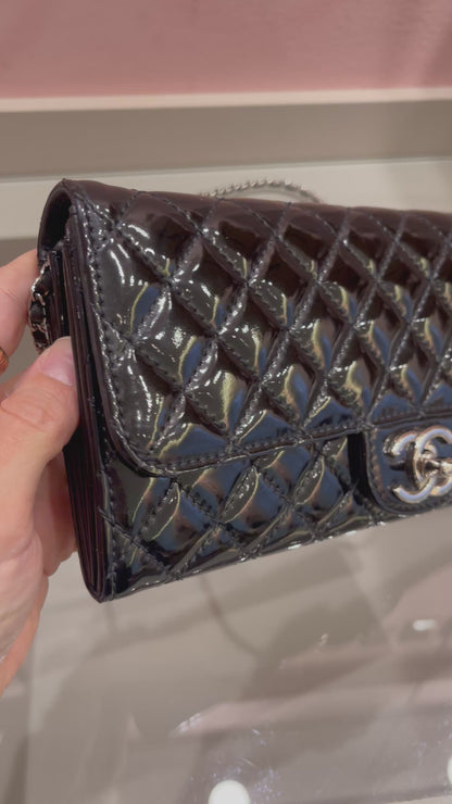Chanel East West em Couro Verniz Preto