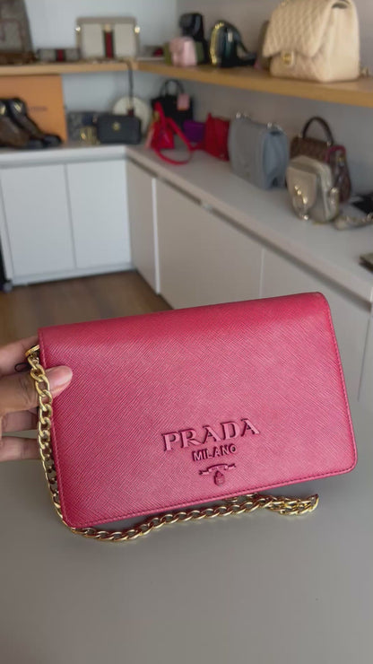 Prada Logo Chain Vermelha
