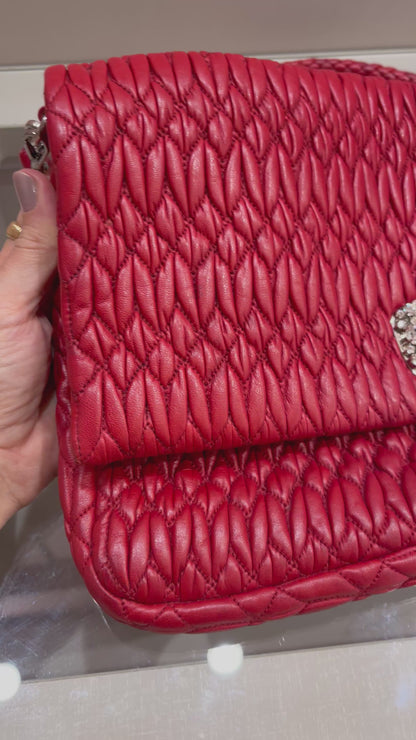 Miu Miu Matelassê Crystal Chain Vermelha