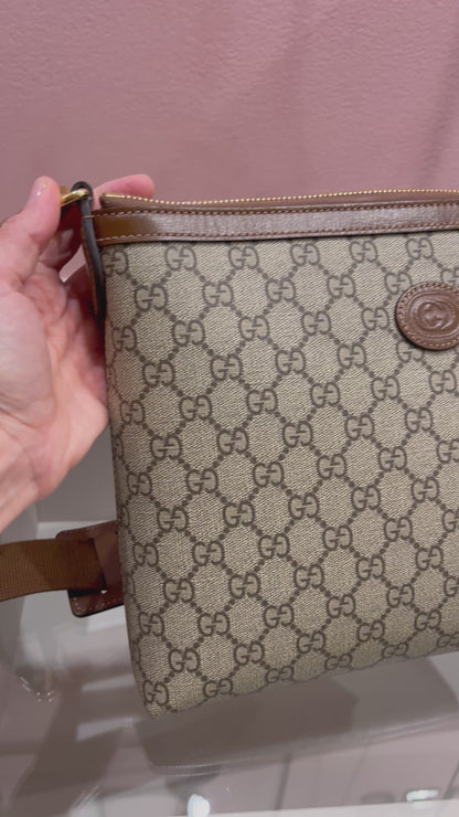 Gucci Messenger GG Supreme Bag
