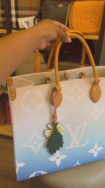 Louis Vuitton On the go By the Pool GM