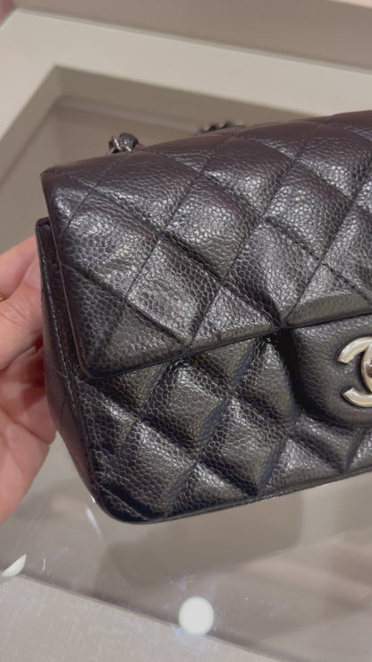 Chanel Classic Mini Flap Caviar Preto