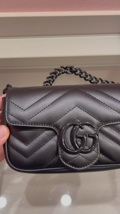 Gucci Mini Marmont em Couro Preto