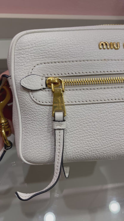 Miu Miu Madras Camera Bag em Couro Branco