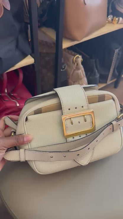 Burberry Buckle Câmera Bag