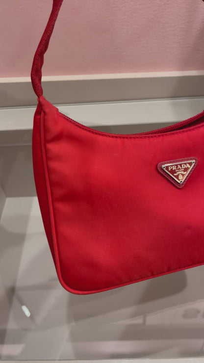 Prada Re-Edition 2000 Re-Nylon Vermelha