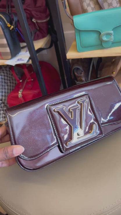 Clutch Louis Vuitton Logo Verniz