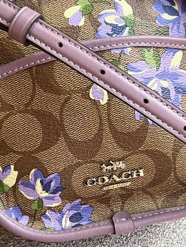 Coach Floral Lily Signature Canteen